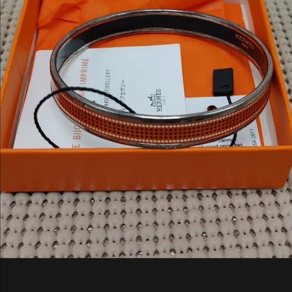 Authentic Hermes Narrow Enamel Bangle Bracelet - Picture 5 of 11